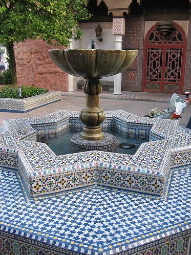 Вода в мавританском саду